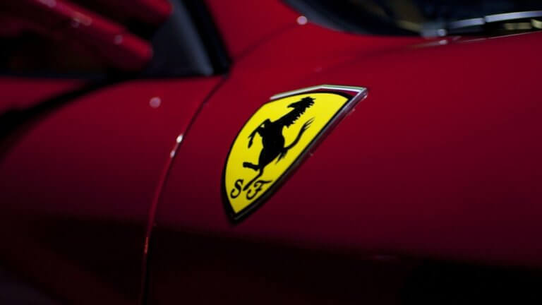 Η Ferrari θα παρουσιάσει στη Γενεύη ένα υβριδικό σούπερκαρ για τις… μάζες! | Newsit.gr Η Ferrari θα παρουσιάσει στη Γενεύη ένα υβριδικό σούπερκαρ για τις… μάζες! | Newsit.gr