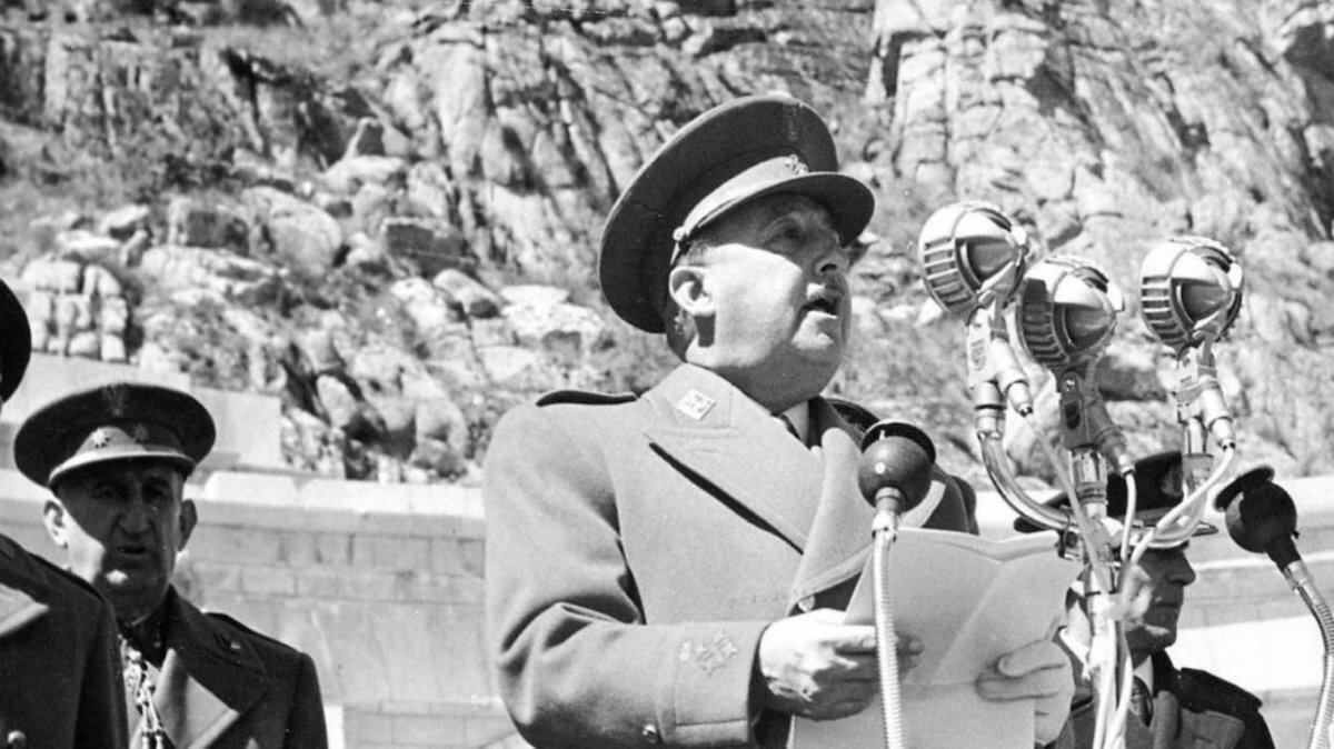 Ισπανία: Διορία 15 ημερών στους απογόνους του Φράνκο για να αποφασίσουν για τα λείψανά του