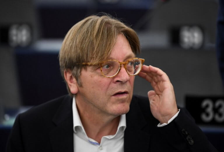 Brexit: «Απειλεί» με… γκιλοτίνες ο Φερχόφστατ! | Newsit.gr Brexit: «Απειλεί» με… γκιλοτίνες ο Φερχόφστατ! | Newsit.gr