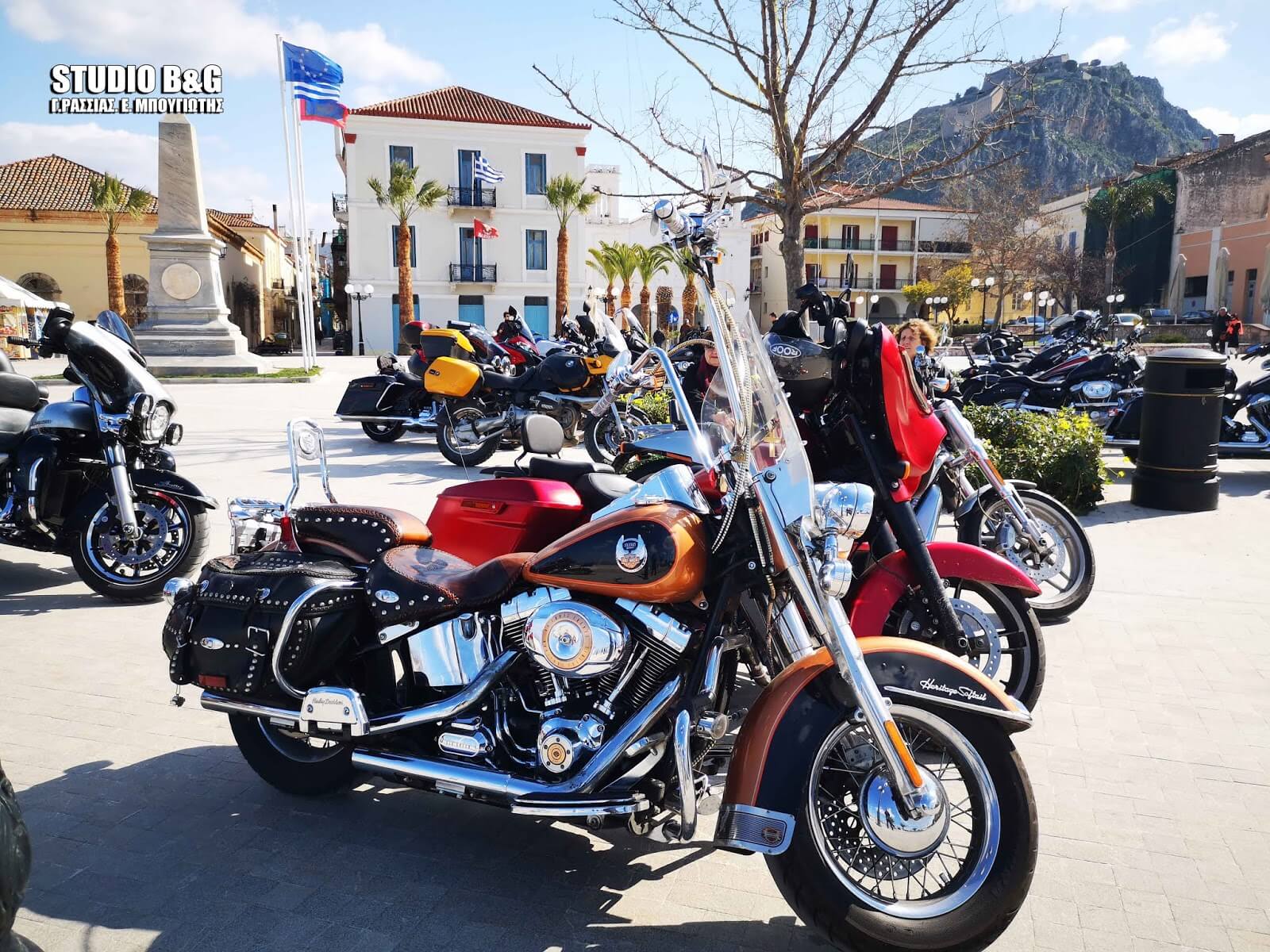 «Πασαρέλα» από πανέμορφες Harley στο Ναύπλιο [pics]