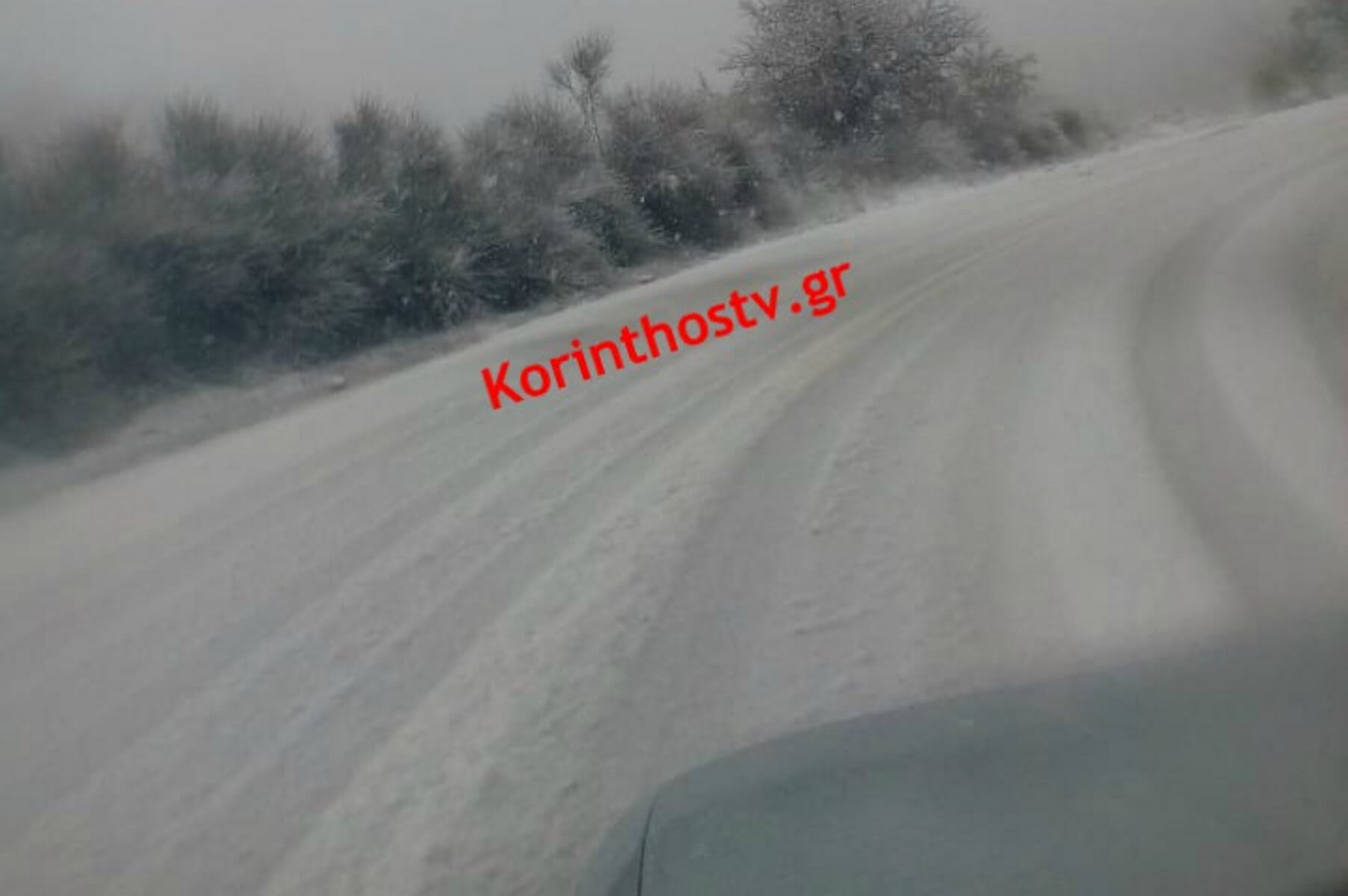 Κορινθία: Έντονη χιονόπτωση στην Καστανιά – video