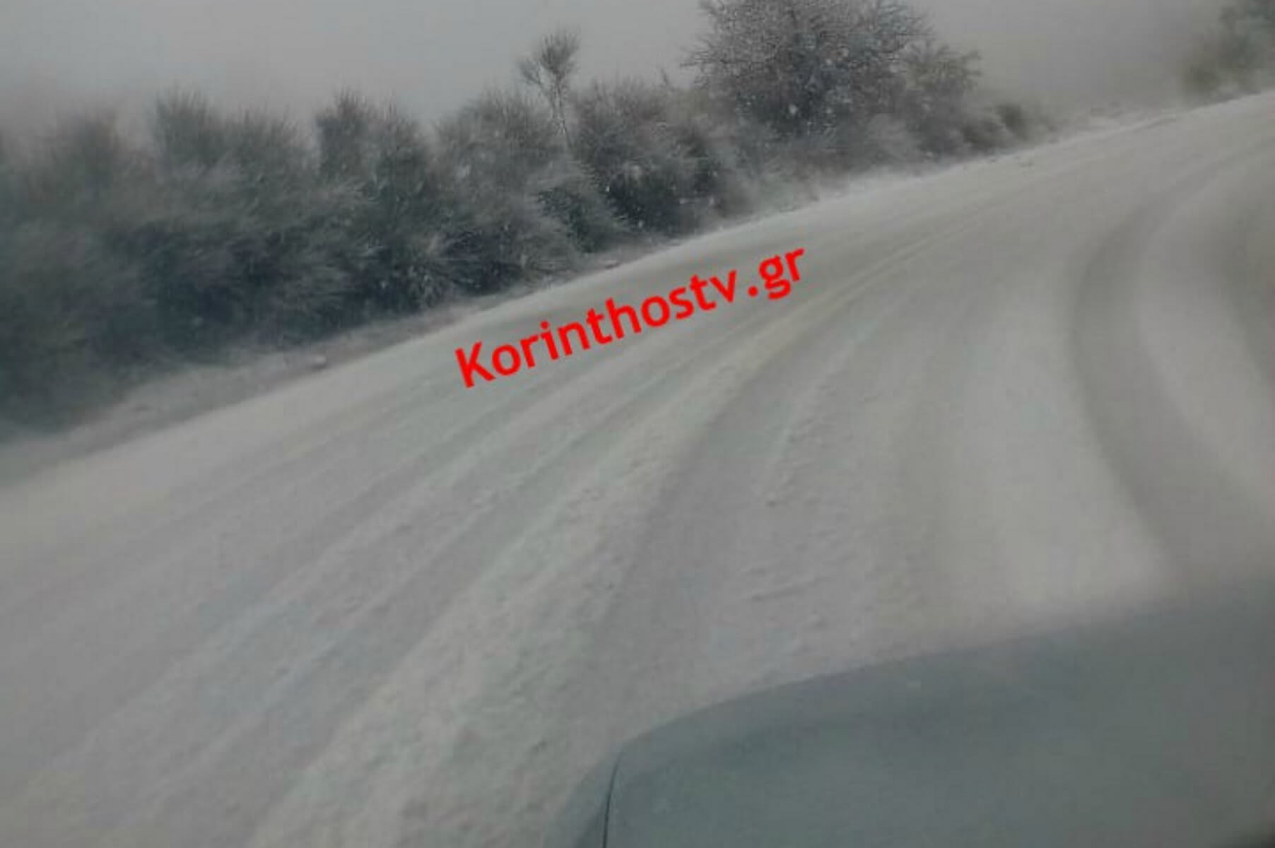 Κορινθία: Έντονη χιονόπτωση στην Καστανιά – video