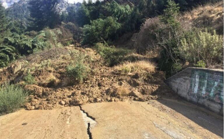 Αχαΐα: Μεγάλη κατολίσθηση στο Καλέντζι – pics | Newsit.gr Αχαΐα: Μεγάλη κατολίσθηση στο Καλέντζι – pics | Newsit.gr