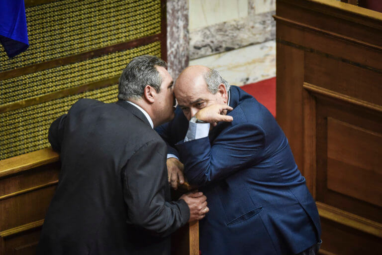 Η απάντηση Βούτση στον Καμμένο για την ορκωμοσία του Τέρενς Κουίκ | Newsit.gr Η απάντηση Βούτση στον Καμμένο για την ορκωμοσία του Τέρενς Κουίκ | Newsit.gr