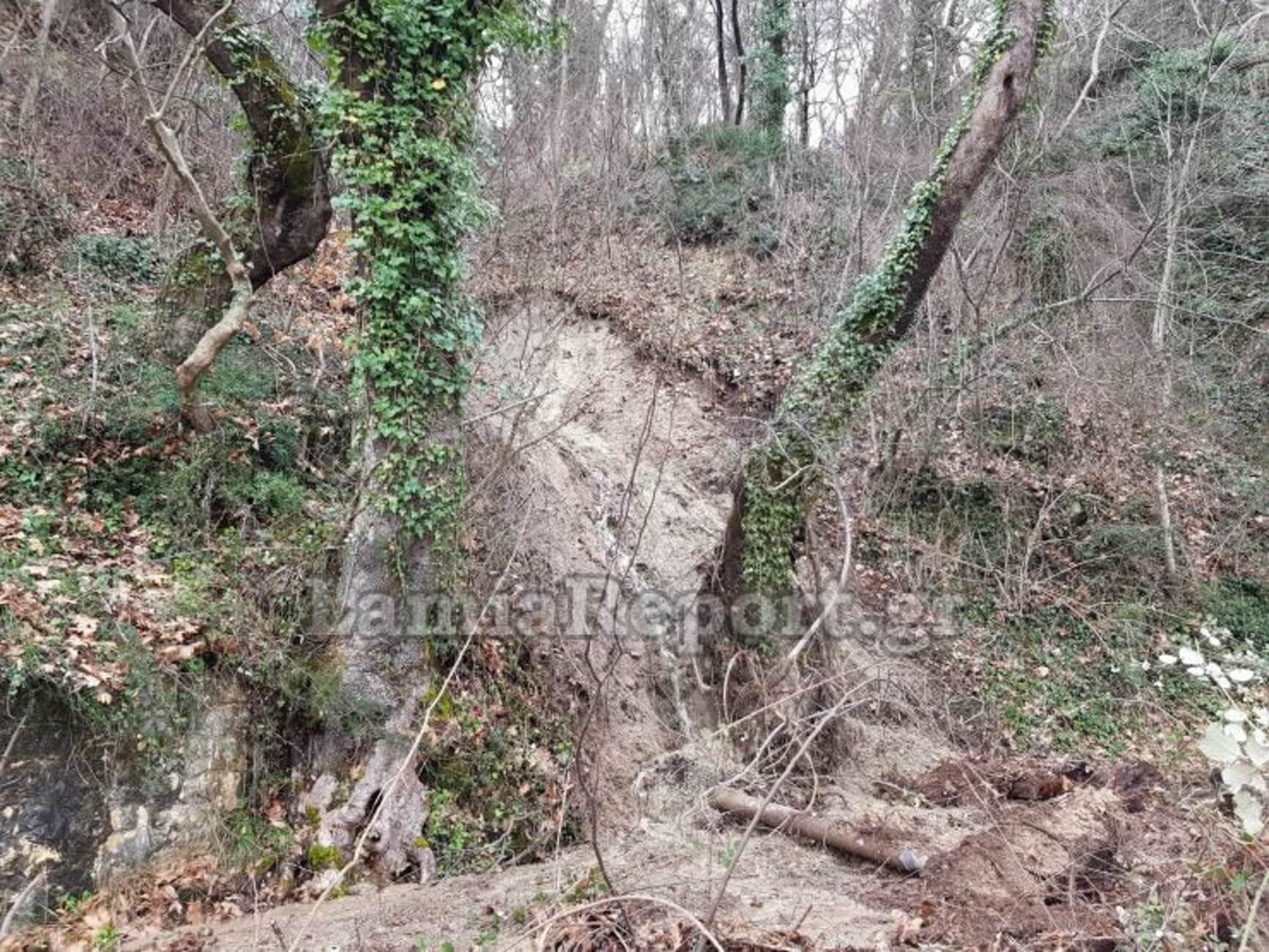 Φθιώτιδα: Κατολίσθηση άλλαξε το τοπίο στην Υπάτη – Επί ποδός τα συνεργεία της Περιφέρειας [pics]