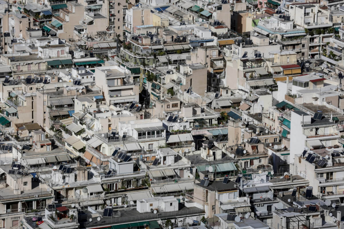 Συμφωνία κυβέρνησης τραπεζιτών για την προστασία της πρώτης κατοικίας – στην Βουλή την Τρίτη το νομοσχέδιο