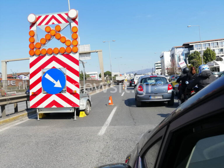 «Έμφραγμα» στην Κηφισίας γιατί αποφάσισαν να βάψουν τα κάγκελα | Newsit.gr «Έμφραγμα» στην Κηφισίας γιατί αποφάσισαν να βάψουν τα κάγκελα | Newsit.gr