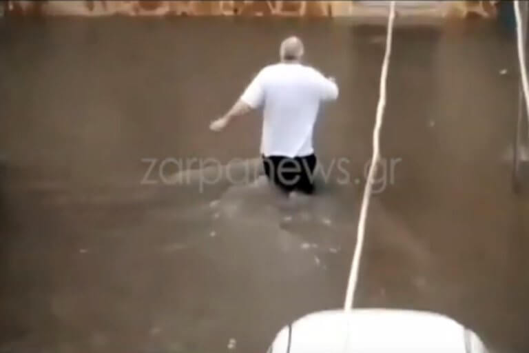 Χανιά: Πλημμύρισε το Κουμ Καπί! Πάνω από μισό μέτρο το νερό – video | Newsit.gr Χανιά: Πλημμύρισε το Κουμ Καπί! Πάνω από μισό μέτρο το νερό – video | Newsit.gr