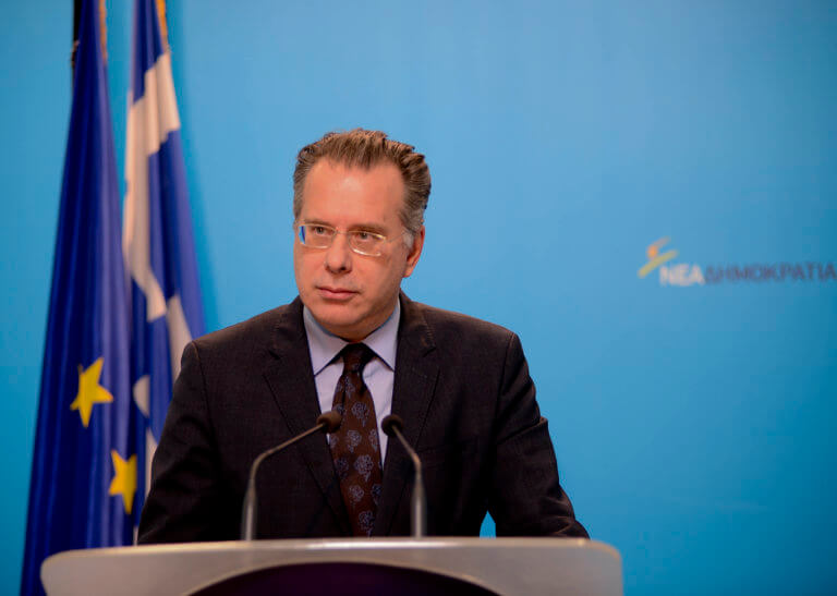 Κουμουτσάκος: Κοτζιάς και Καμμένος διασύρουν τη χώρα – Να τους χαίρεται ο Τσίπρας | Newsit.gr Κουμουτσάκος: Κοτζιάς και Καμμένος διασύρουν τη χώρα – Να τους χαίρεται ο Τσίπρας | Newsit.gr