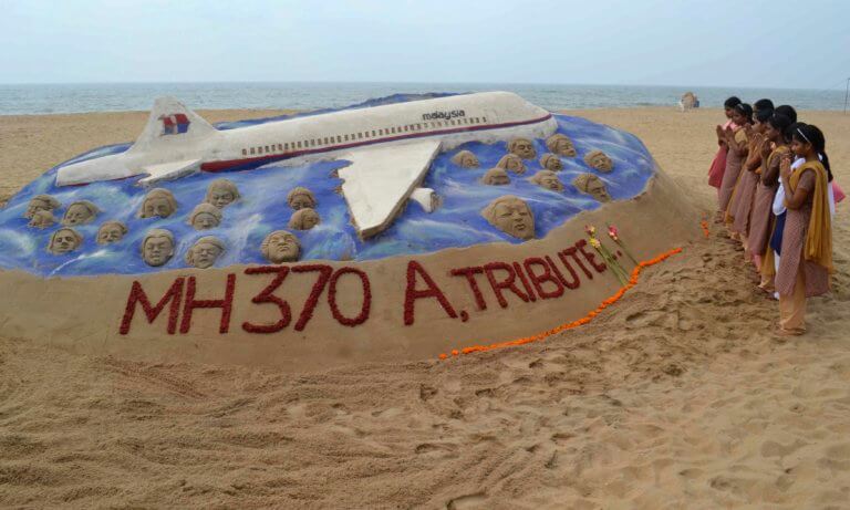 Πτήση MH 370: Πετούσε ενώ οι επιβάτες ήταν νεκροί – Νέα θεωρία για την εξαφάνιση | Newsit.gr Πτήση MH 370: Πετούσε ενώ οι επιβάτες ήταν νεκροί – Νέα θεωρία για την εξαφάνιση | Newsit.gr