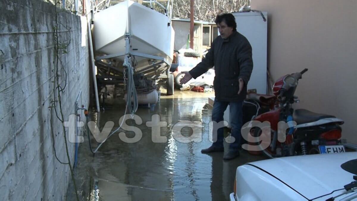 Χαλκίδα: Τα σπίτια τους γέμισαν νερά χωρίς να βρέξει – Η εξήγηση πίσω από τις εικόνες – video