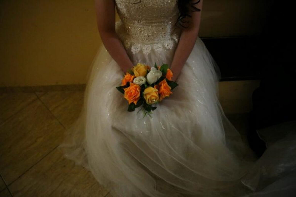 Κύκλωμα παντρεύει αλλοδαπούς με ετοιμόγεννες Ρομά για τις άδειες παραμονής