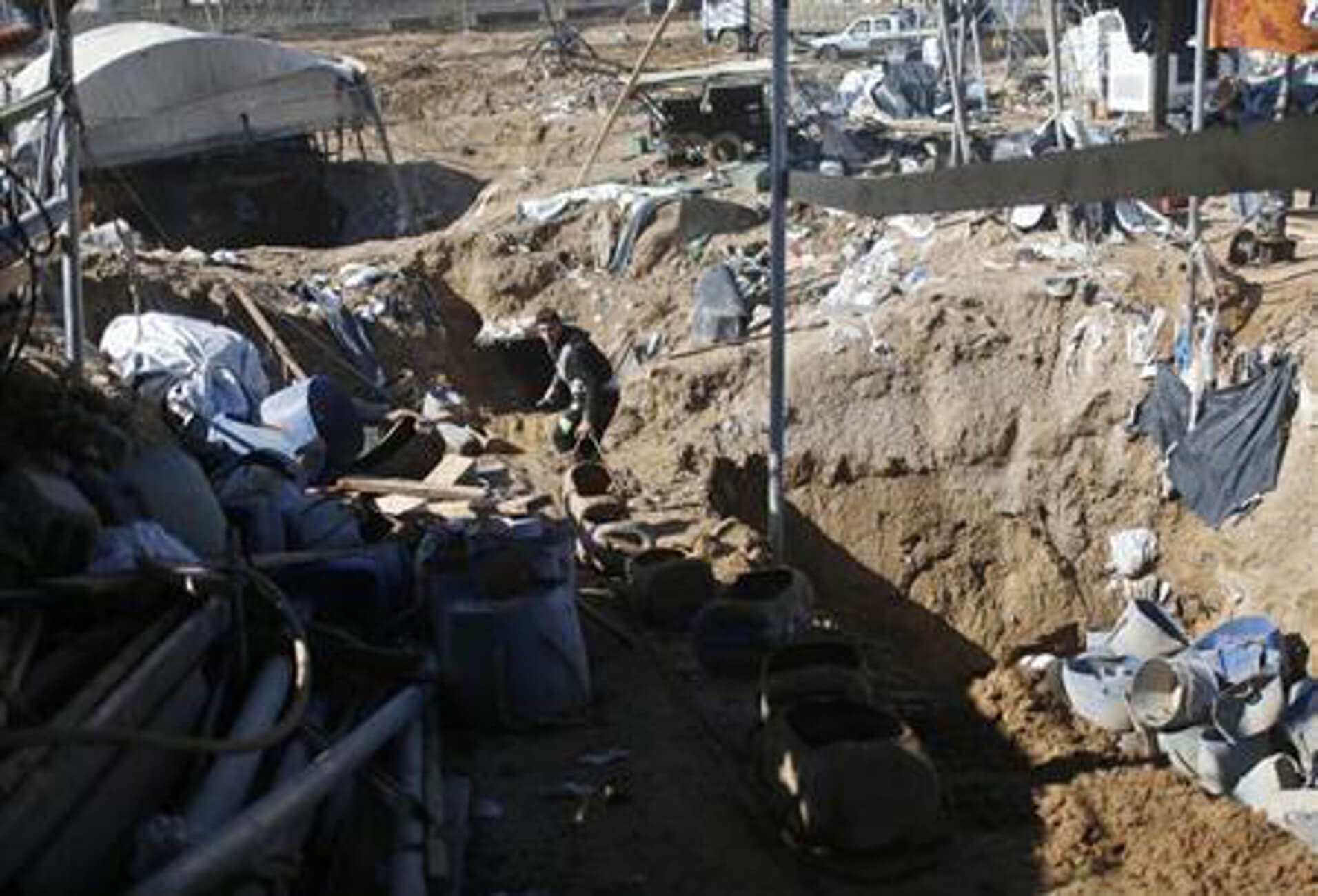 Δύο Παλαιστίνιοι νεκροί από ασφυξία μέσα σε σήραγγα