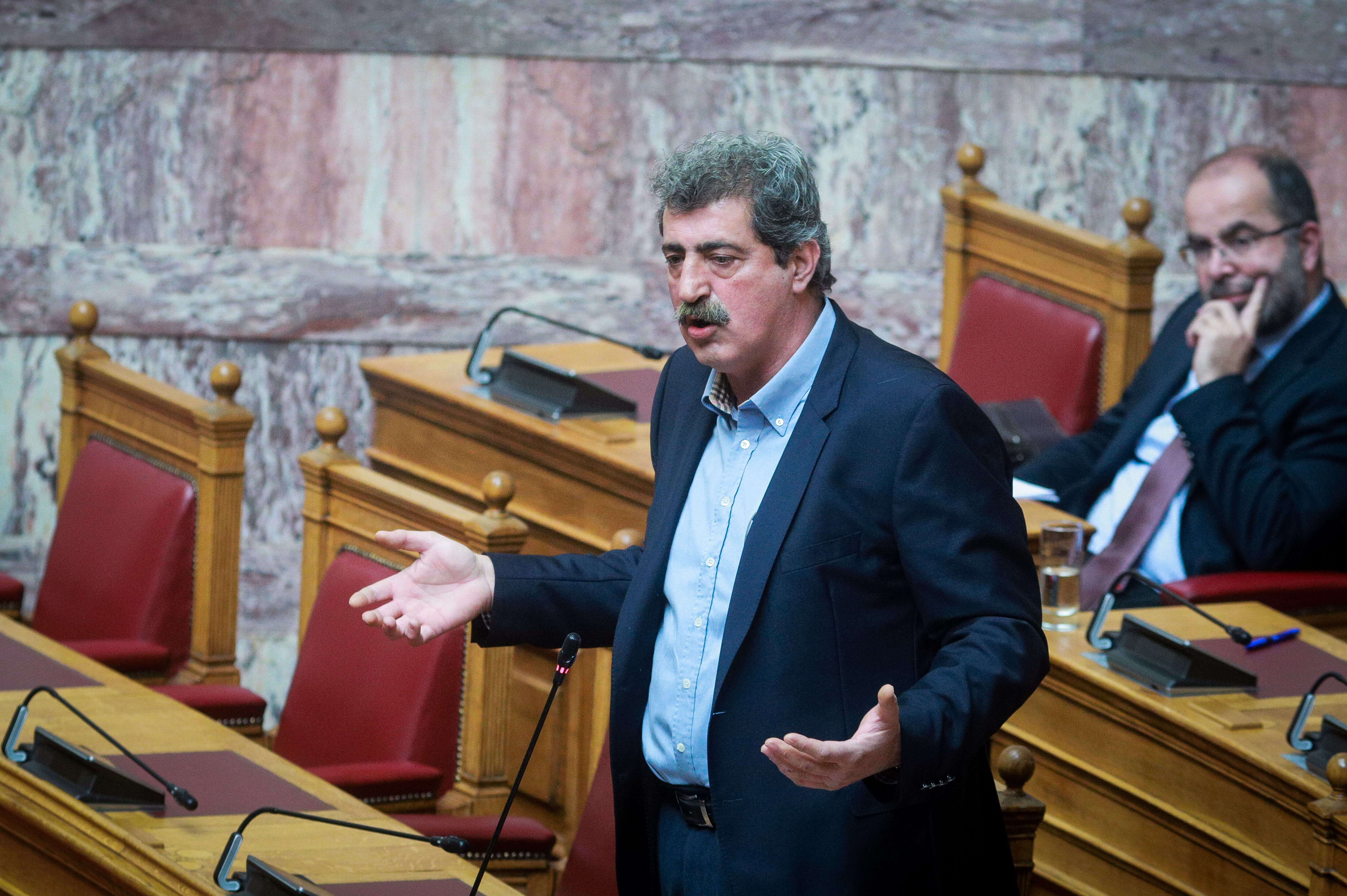 Πολάκης: Έχω κόψει το τσιγάρο τρεις φορές – Θα το κόψω ξανά – Έχω στρες!