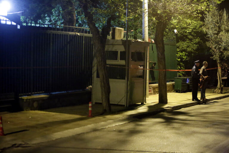 Θεσσαλονίκη: Επίθεση με βόμβες μολότοφ στο τουρκικό προξενείο! | Newsit.gr Θεσσαλονίκη: Επίθεση με βόμβες μολότοφ στο τουρκικό προξενείο! | Newsit.gr