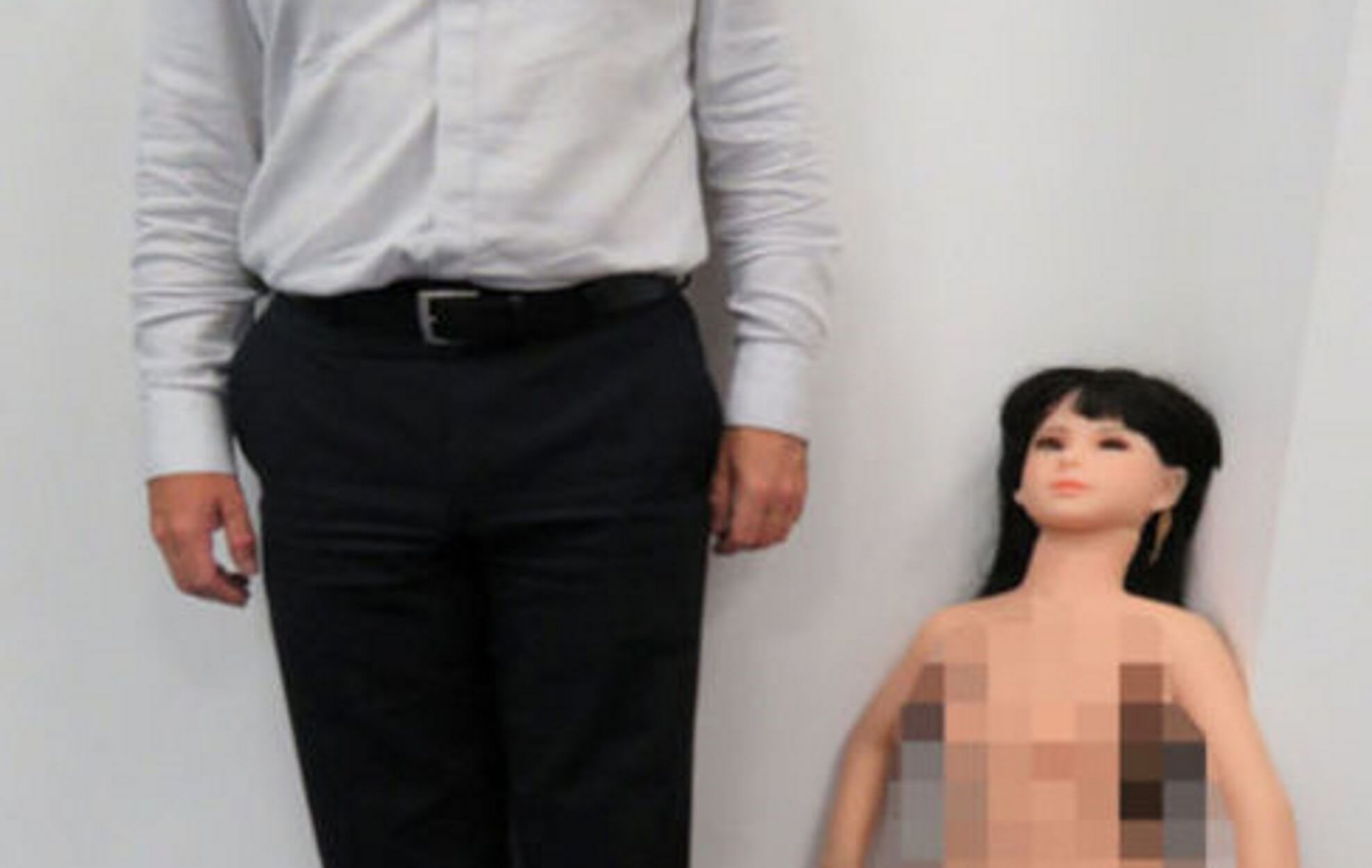 Προσοχή! Αυτή είναι η κούκλα των παιδόφιλων! 72χρονος ομολόγησε ότι έκανε σεξ μαζί της