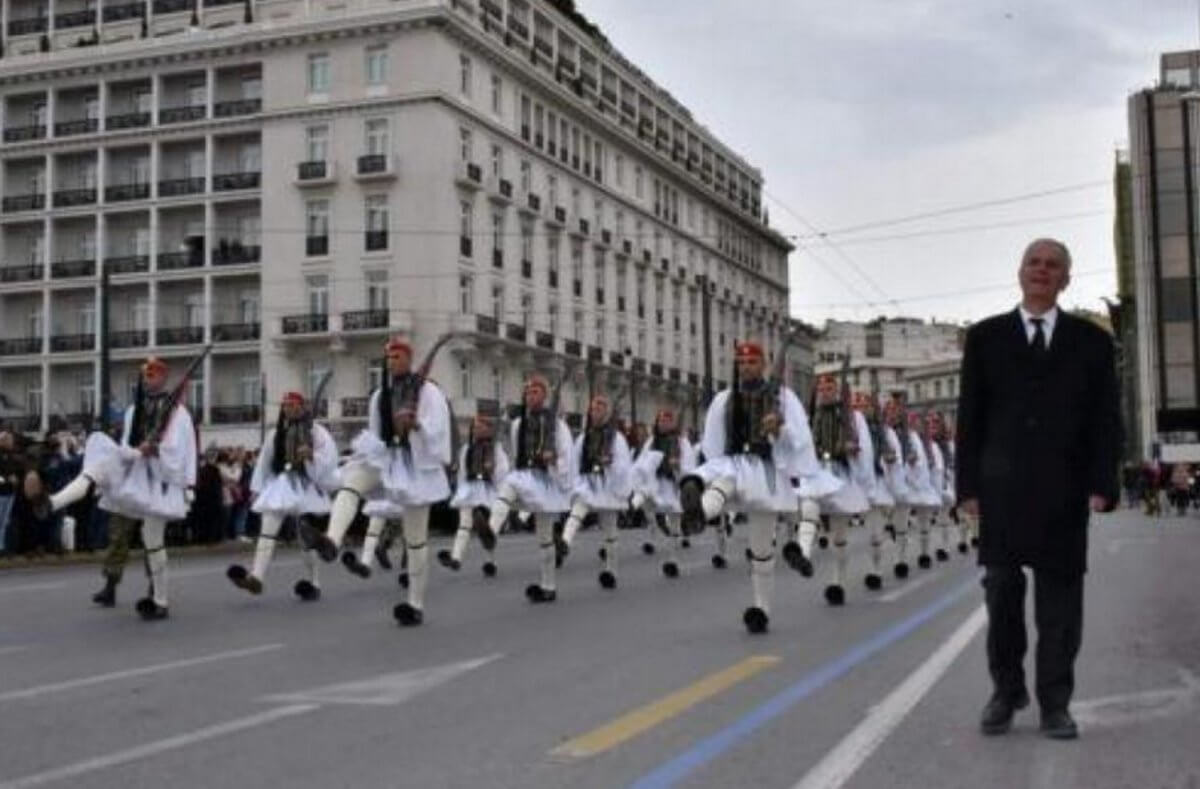 Συγκίνηση στην παρέλαση της Προεδρικής Φρουράς