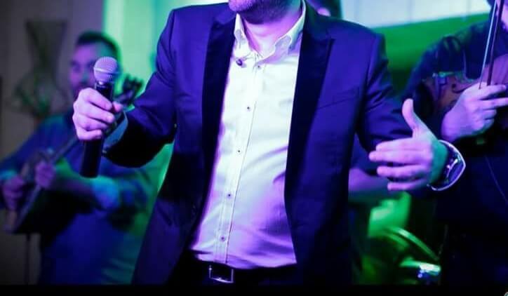 Συγκλονίζει ο Έλληνας τραγουδιστής: «Απείλησαν τη ζωή μου και καταστράφηκε η καριέρα μου»