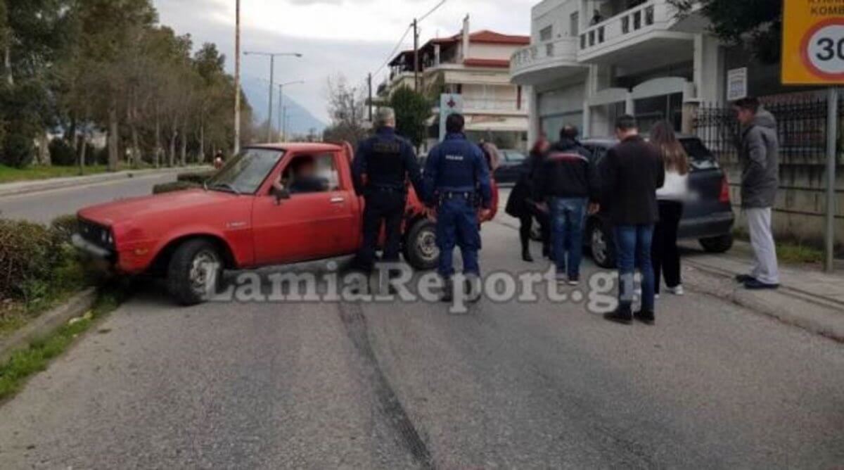 Γλίτωσε το τρακάρισμα και… “στούκαρε” μετά κάνοντας όπισθεν!