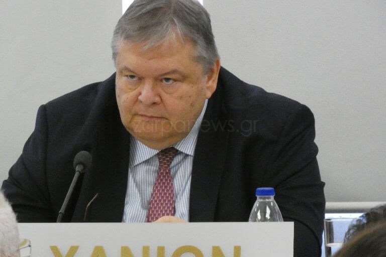 Βενιζέλος: Η κυβέρνηση εκβιάζει και αλλοιώνει τους θεσμούς για να παραμείνει στην εξουσία | Newsit.gr Βενιζέλος: Η κυβέρνηση εκβιάζει και αλλοιώνει τους θεσμούς για να παραμείνει στην εξουσία | Newsit.gr