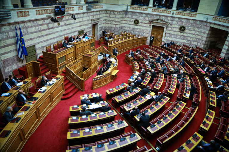 «Πόλεμος» για τη συνταγματική αναθεώρηση! Ανυπόστατα σενάρια λέει το Μαξίμου, για αυτοεξευτελισμό μιλάει η Πειραιώς | Newsit.gr «Πόλεμος» για τη συνταγματική αναθεώρηση! Ανυπόστατα σενάρια λέει το Μαξίμου, για αυτοεξευτελισμό μιλάει η Πειραιώς | Newsit.gr