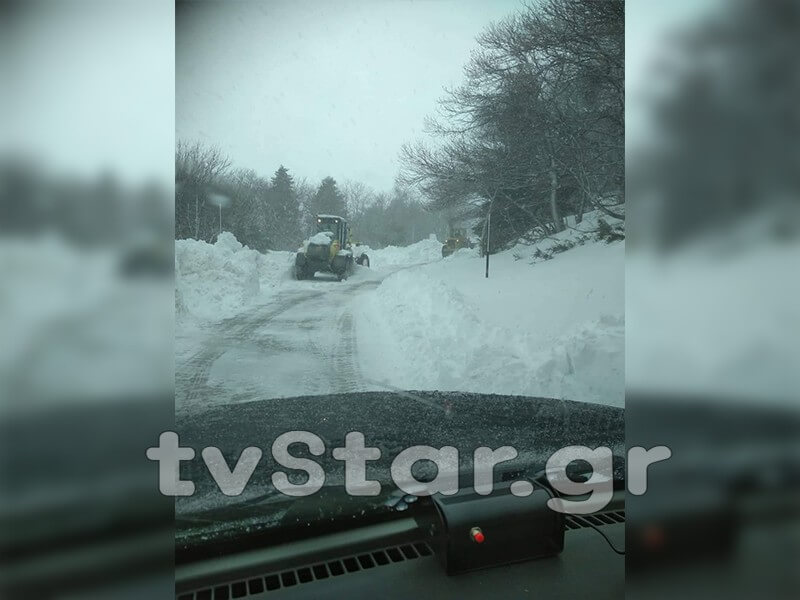 Εύβοια: Αίσιο τέλος στην επιχείρηση διάσωσης τραυματισμένου άντρα – Ήταν εγκλωβισμένος για ώρες στα χιόνια [pics]