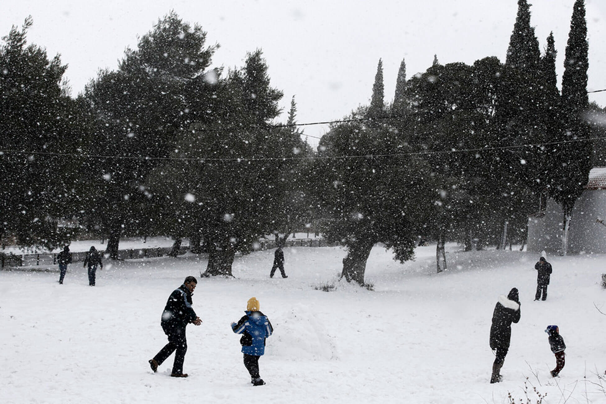 Καιρός: Έτσι θα χτυπήσει η «Χιόνη» – Χιονίζει στην Πάρνηθα, στο -4 η θερμοκρασία
