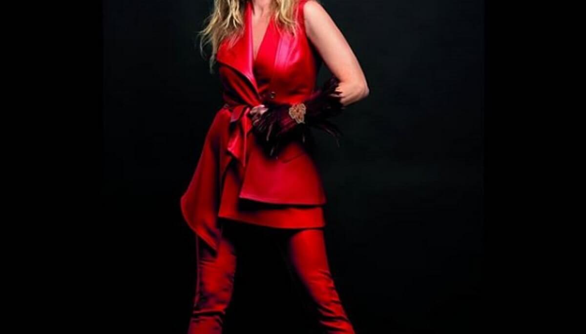 «Όταν πηγαίνω στη Νέα Υόρκη μας περνούν για ζευγάρι με το γιο μου»