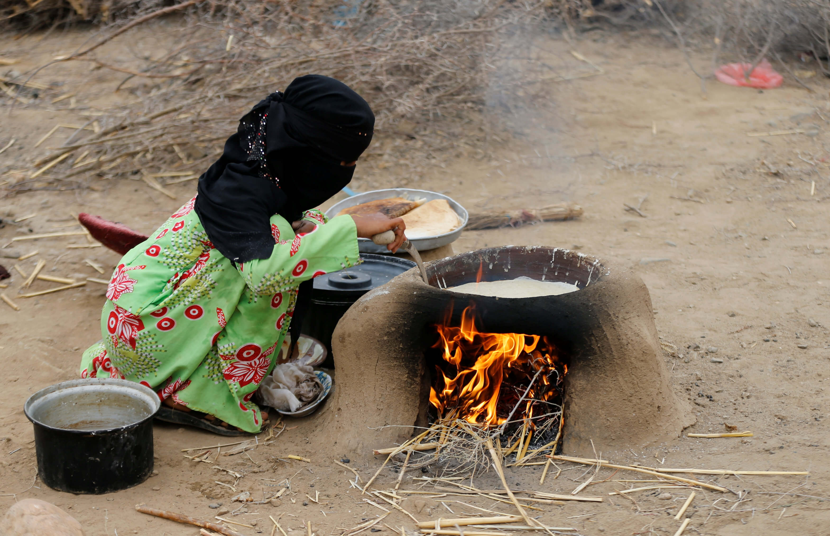 Υεμένη: Απόγνωση! Παντρεύουν τα παιδιά τους από 3 ετών για να μην λιμοκτονήσουν!
