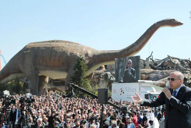 Ερντογάν: Το «Jurassic Parκ» έφερε στην Τουρκία ο Σουλτάνος!