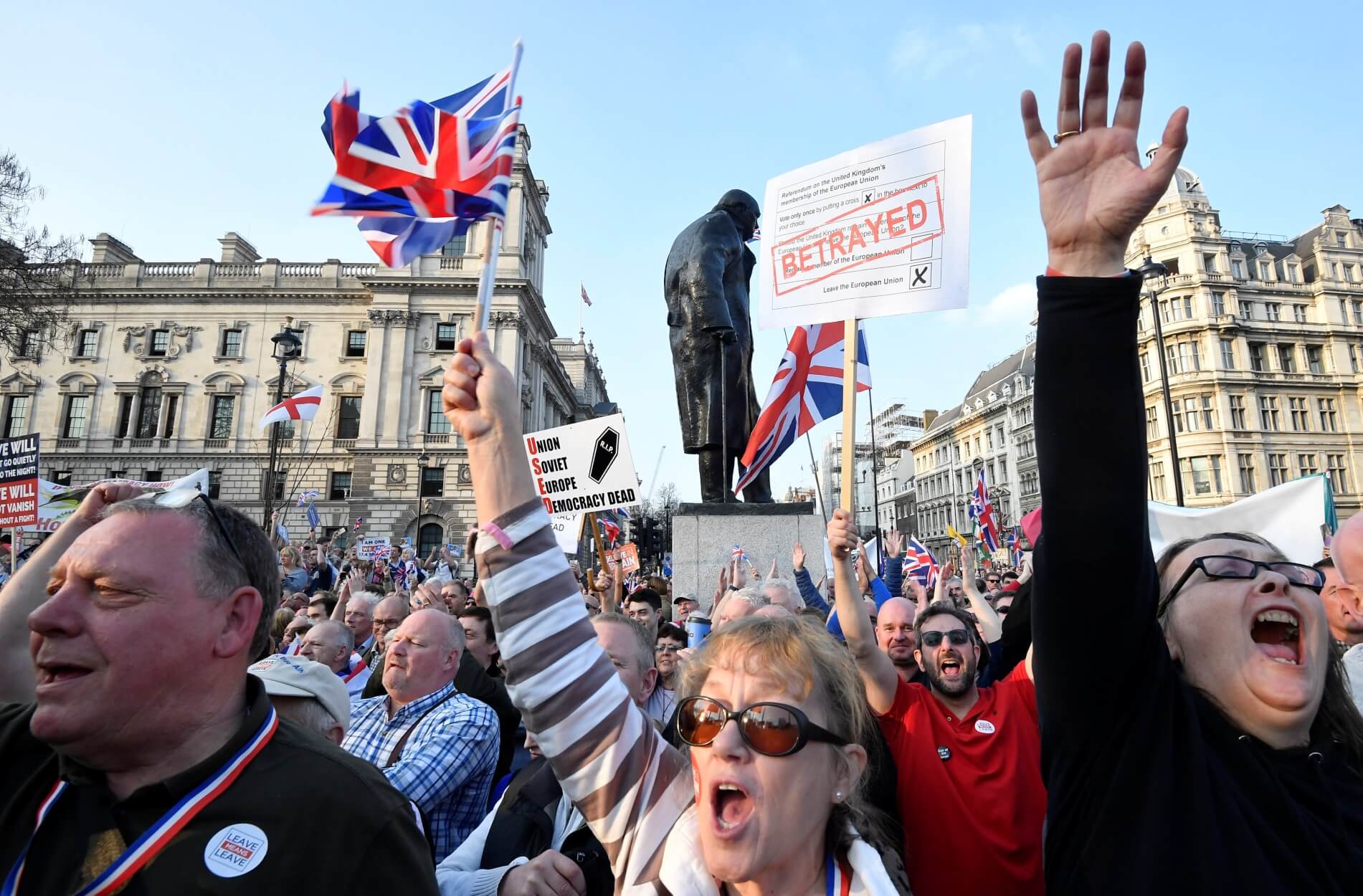 Brexit: Απόβαση των οπαδών του… Frexit στο Λονδίνο!