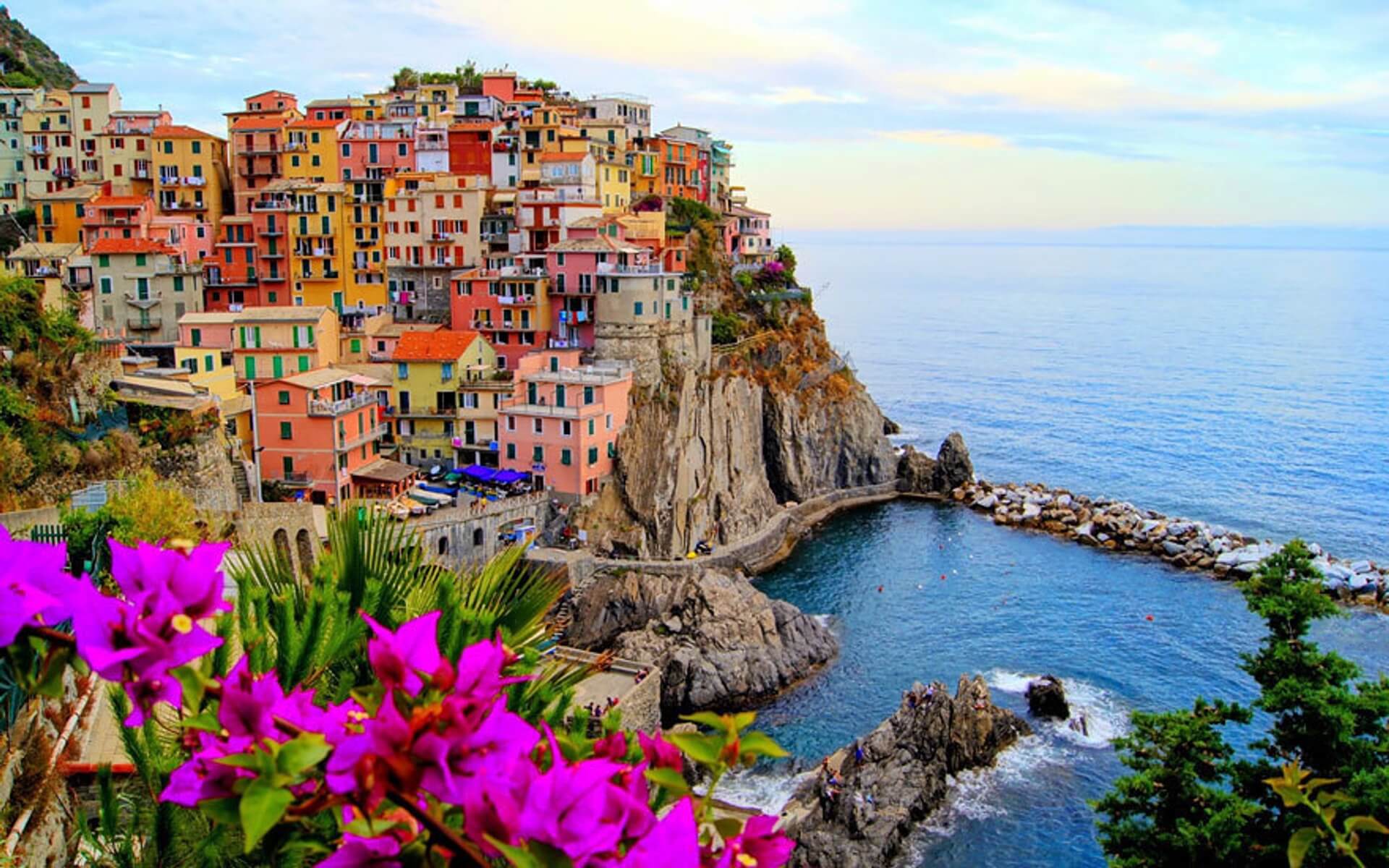 Πρόστιμο έως 2.500€ αν πας με… σαγιονάρες στην Cinque Terre της Ιταλίας!