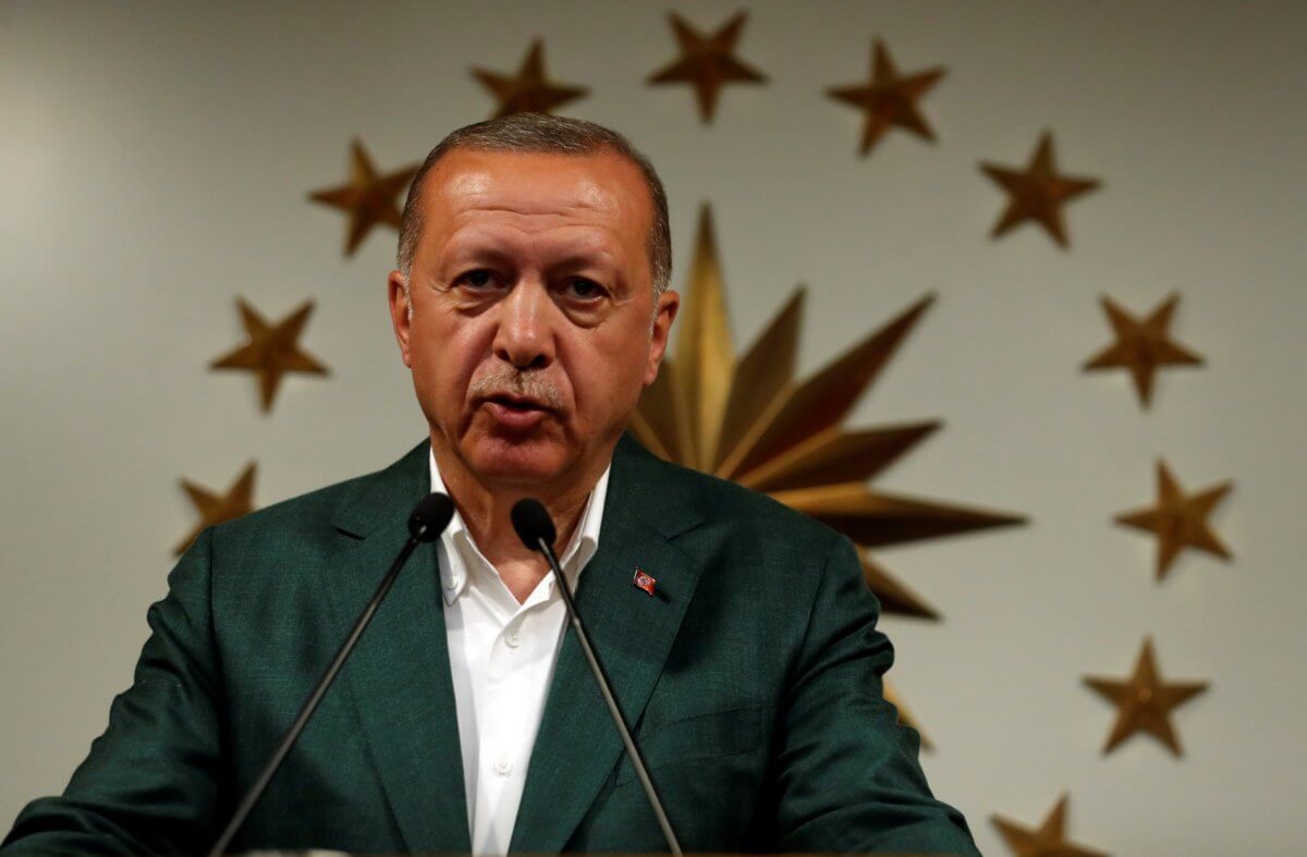 Τουρκία: Αρνείται να αποδεχτεί την ήττα στην Κωνσταντινούπολη ο Ερντογάν