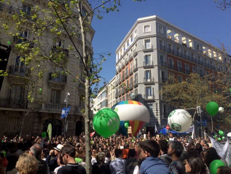 Μαδρίτη: Χιλιάδες Ισπανοί στους δρόμους για να απαγορευτούν οι αμβλώσεις!