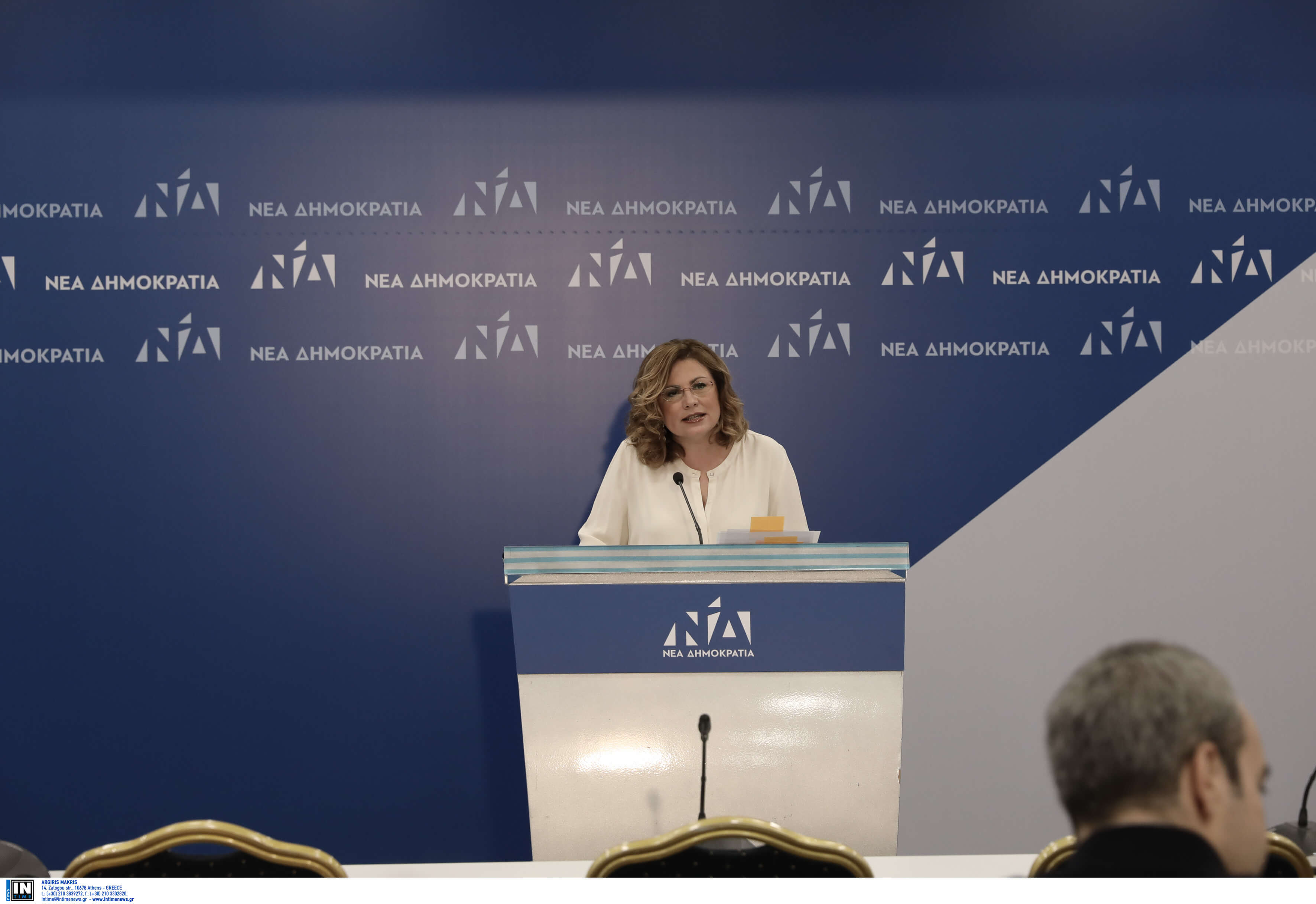 ΝΔ εναντίον Τσίπρα: Ο οικονομολόγος που θαυμάζει πρότεινε αυτόνομο νόμισμα στην Κρήτη!