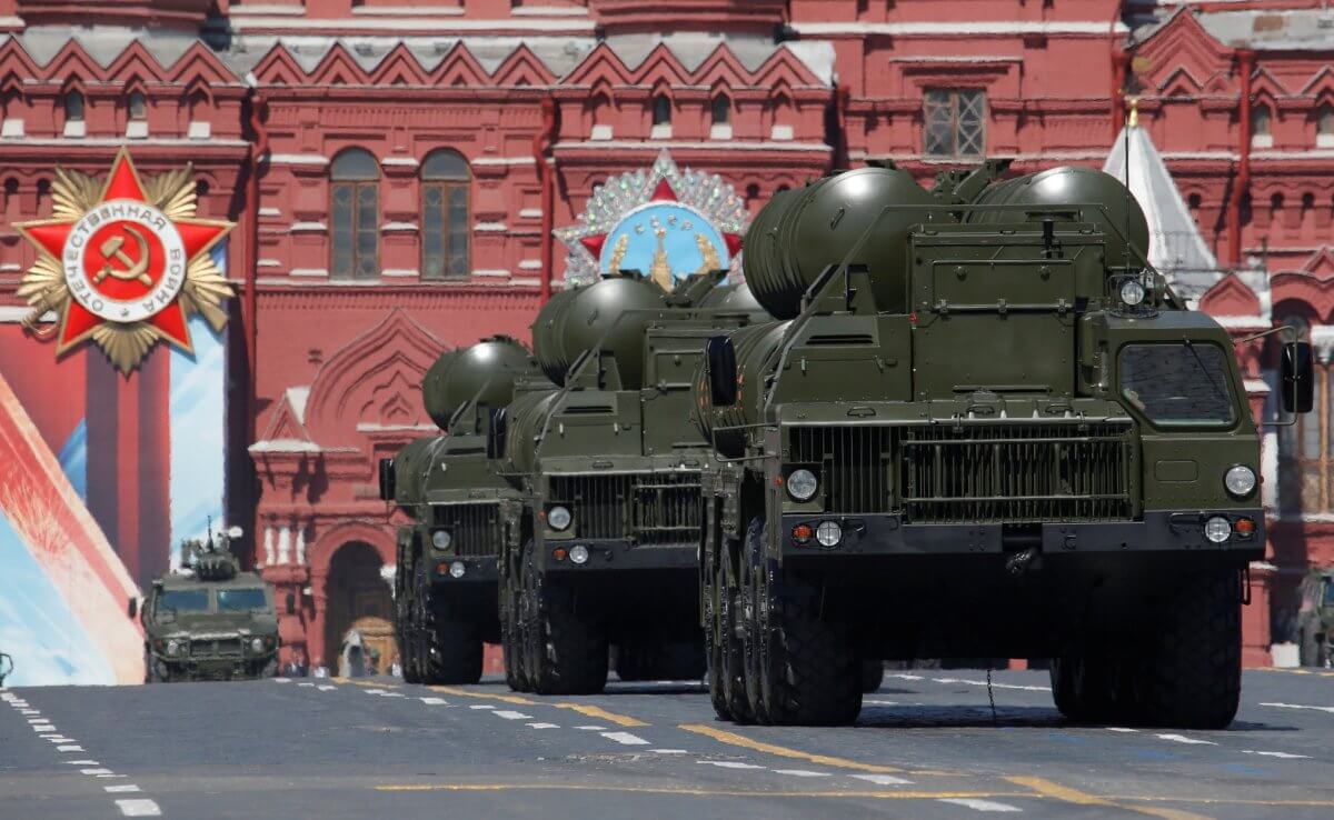 Ρωσία: Παρέταξε πυραύλους S-400 στην περιφέρεια του Λένινγκραντ!