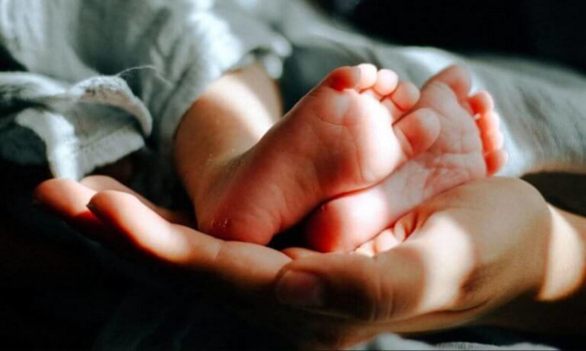 Κρήτη: Αγοράκια τα πρώτα μωρά του 2020! Σε πελάγη ευτυχίας δύο οικογένειες