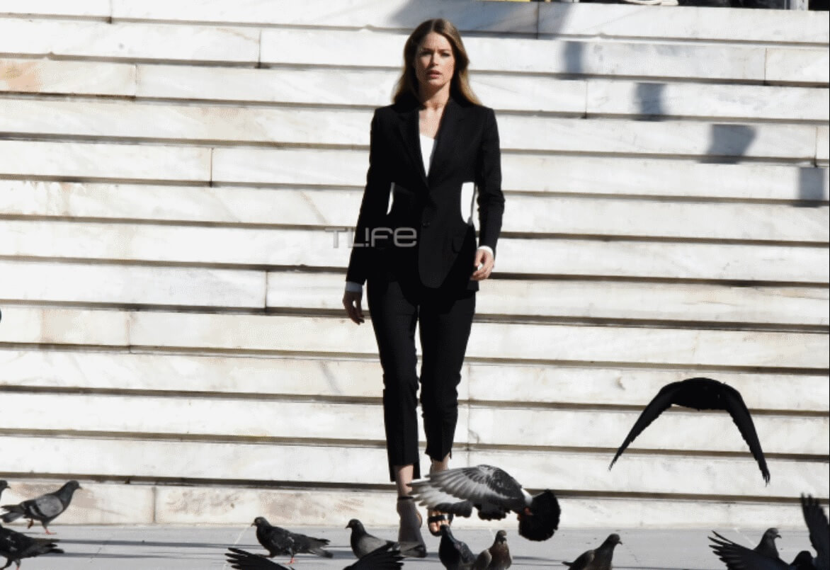 Doutzen Kroes: Το πρώην μοντέλο της Victoria’s Secret σε μια εντυπωσιακή φωτογράφιση στο κέντρο της Αθήνας! [pics]