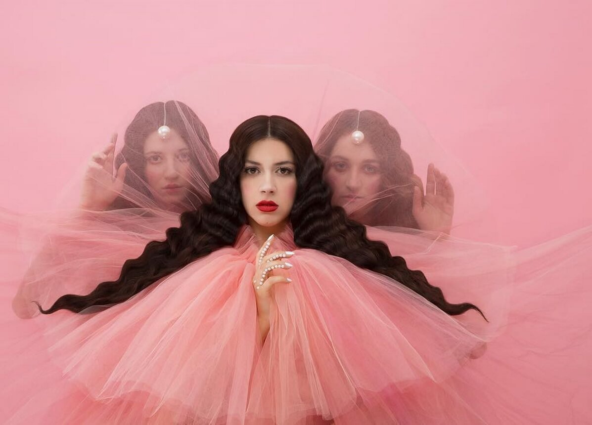 Μετά την Γεωργία Αβασκαντήρα αυτή είναι η γνωστή ηθοποιός που συμμετέχει στο video clip του «Better Love» [pics]