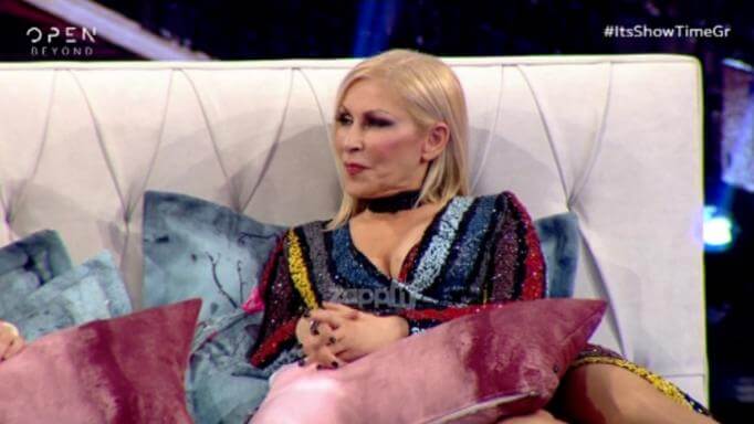 Η Έφη Σαρρή πέταξε “βόμβα”: «Ήμουν 18 χρόνια παντρεμένη και δεν το ήξερε κανείς! Το όνομά του είναι…»