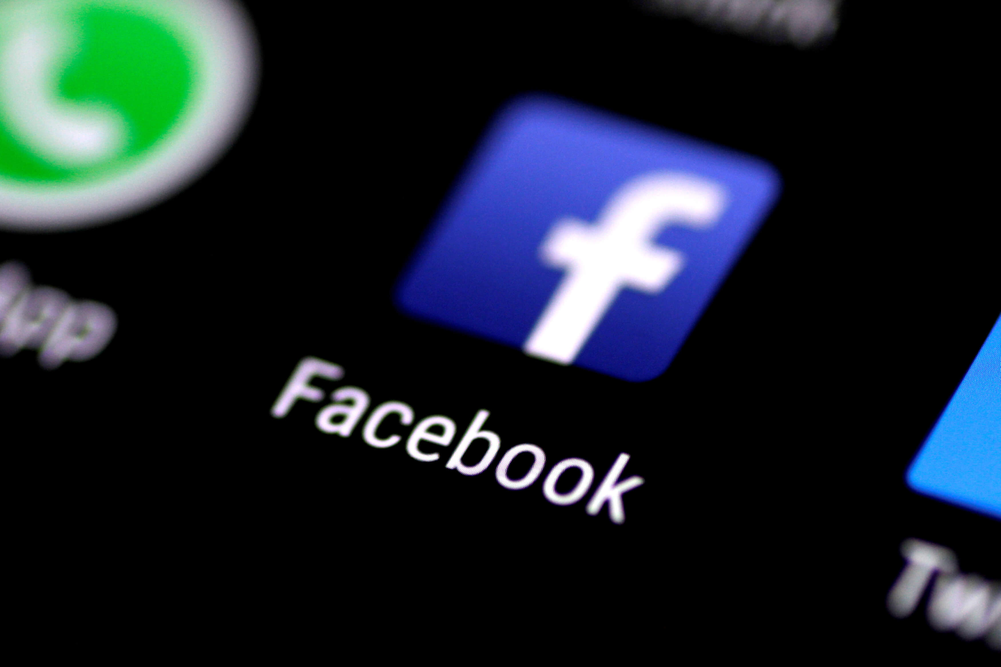 Καταγγέλλει το Facebook ο δισέγγονος του Μουσολίνι – Του έκλεισε τον λογαριασμό