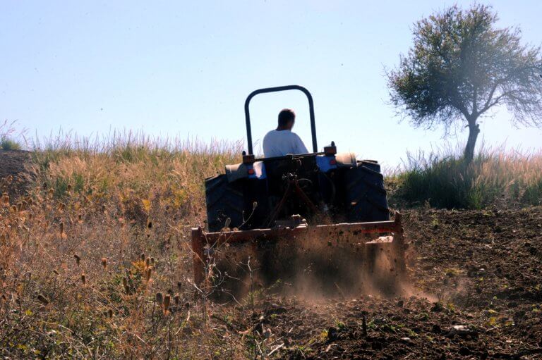 Διαμελίστηκε από γεωργικό μηχάνημα! Ανατριχιαστικό δυστύχημα στην Εύβοια! | Newsit.gr