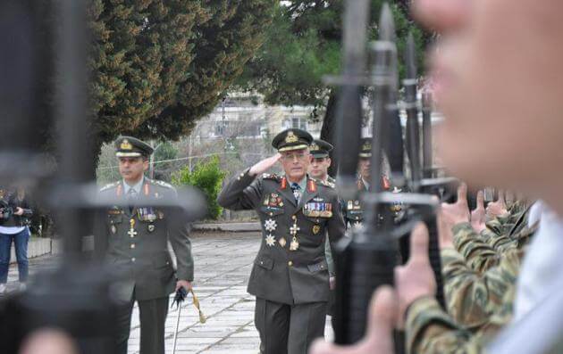 “Αλλαγή φρουράς” στην ιστορική 1η Μεραρχία Πεζικού υπό το βλέμμα του Α/ΓΕΣ Αντιστράτηγου Καμπά [pics]