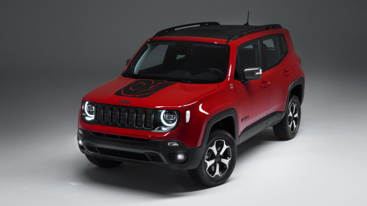 Έρχονται τα επαναφορτιζόμενα υβριδικά Jeep Renegade και Compass