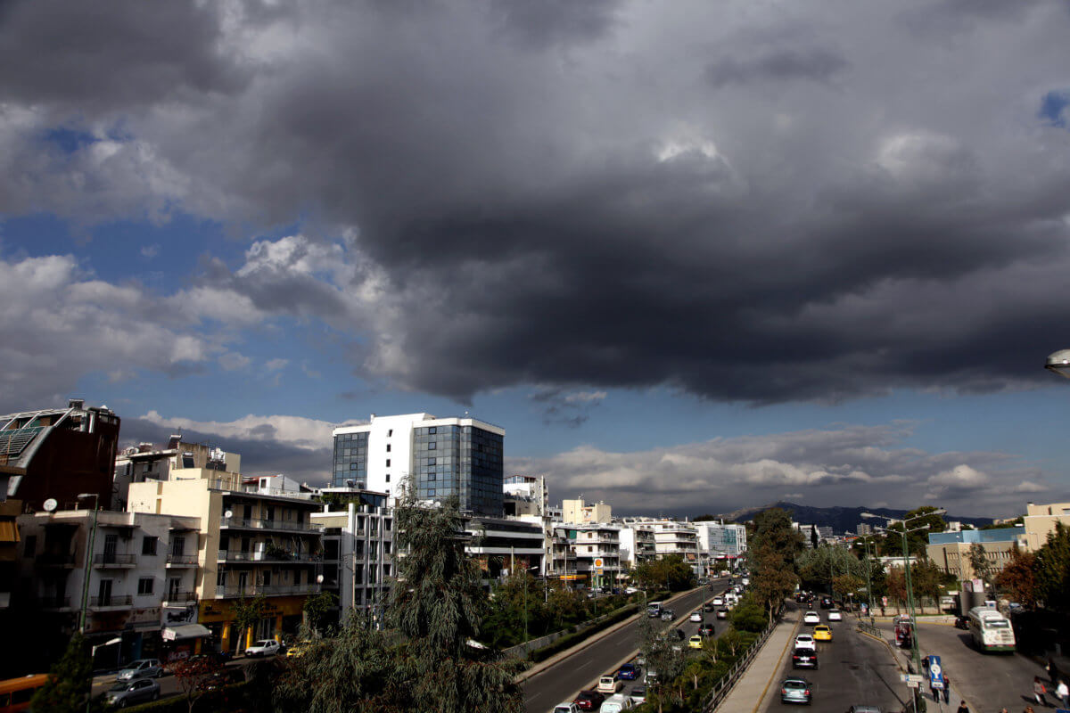 Καιρός: Κρύο, βροχές και… βελτίωση από το απόγευμα