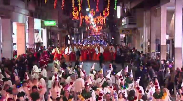 Καρναβάλι: “Κάηκε” η Πάτρα από 40.000 και πλέον καρναβαλιστές! [pics, video]
