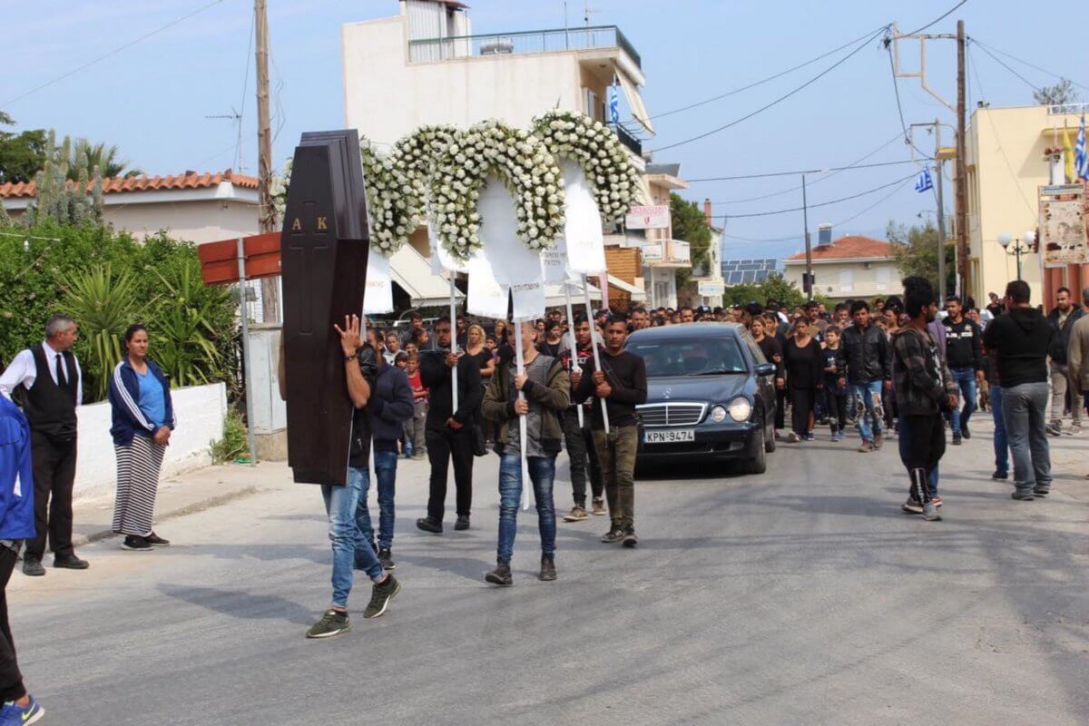 Έγκλημα στην Κόρινθο: Θρήνος και οργή στην κηδεία του 52χρονου – video