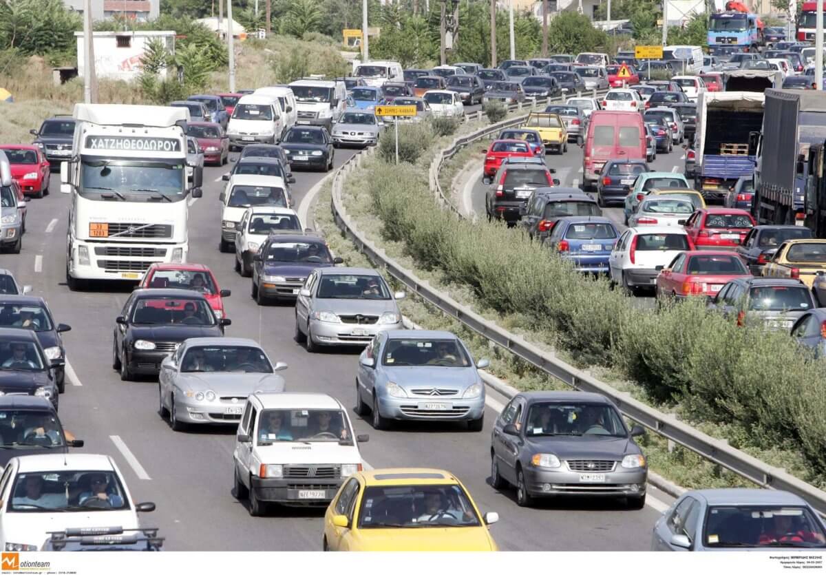 Θεσσαλονίκη: Κυκλοφοριακό χάος στην Περιφερειακή Οδό λόγω καραμπόλας και έργων!