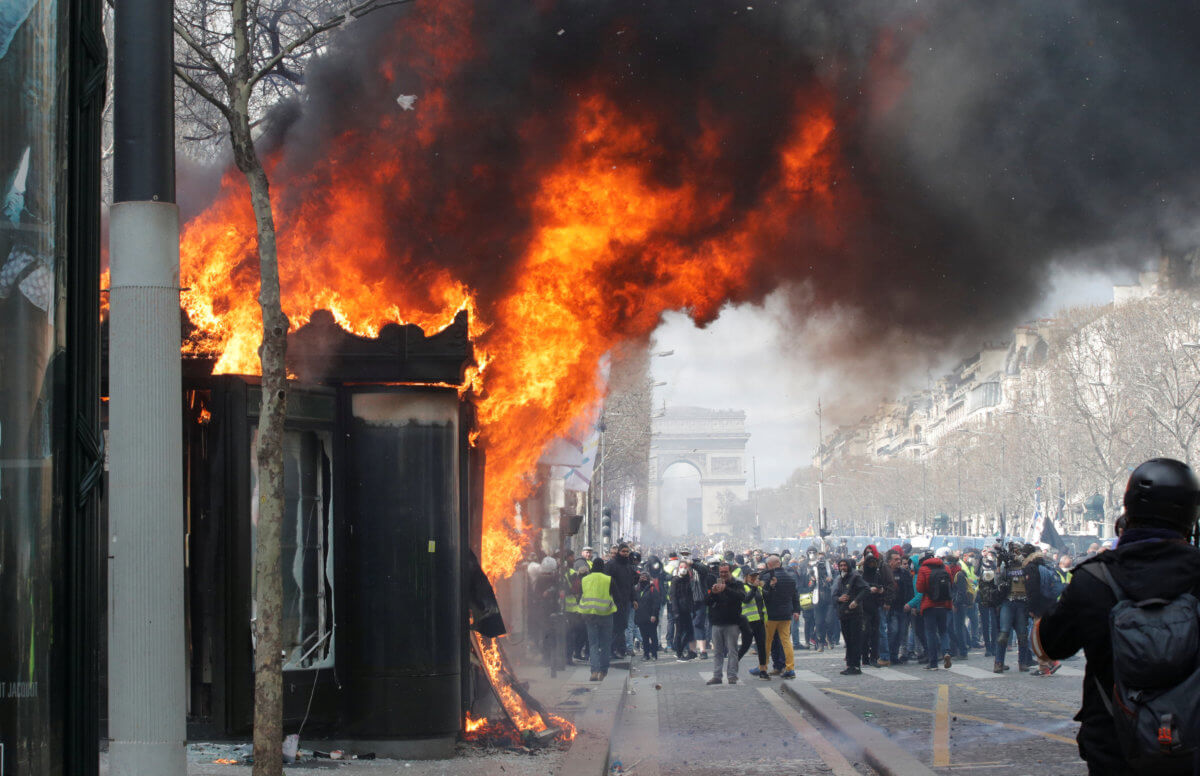 Κίτρινα γιλέκα: Ακόμα ένα Σάββατο συγκρούσεων στην Γαλλία