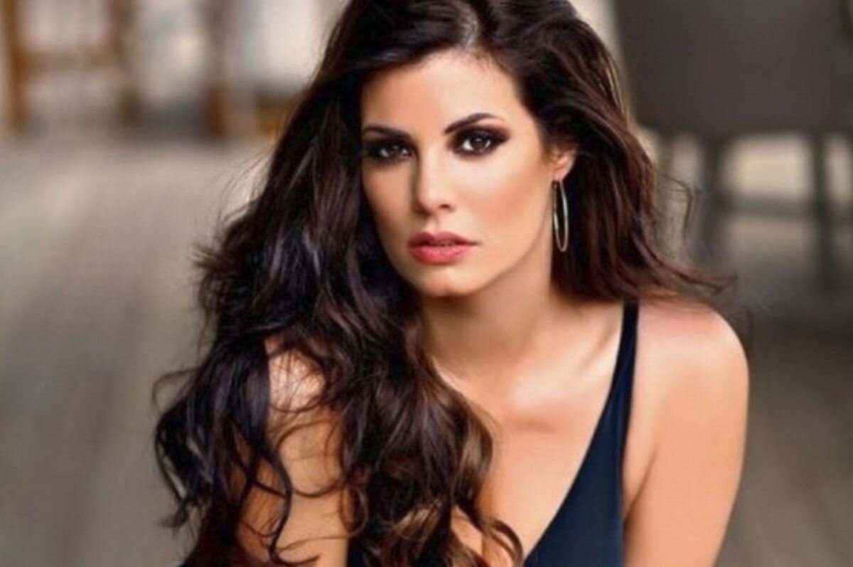 «Τώρα τελευταία με λένε μονίμως «Μαρία Κορινθίου»!